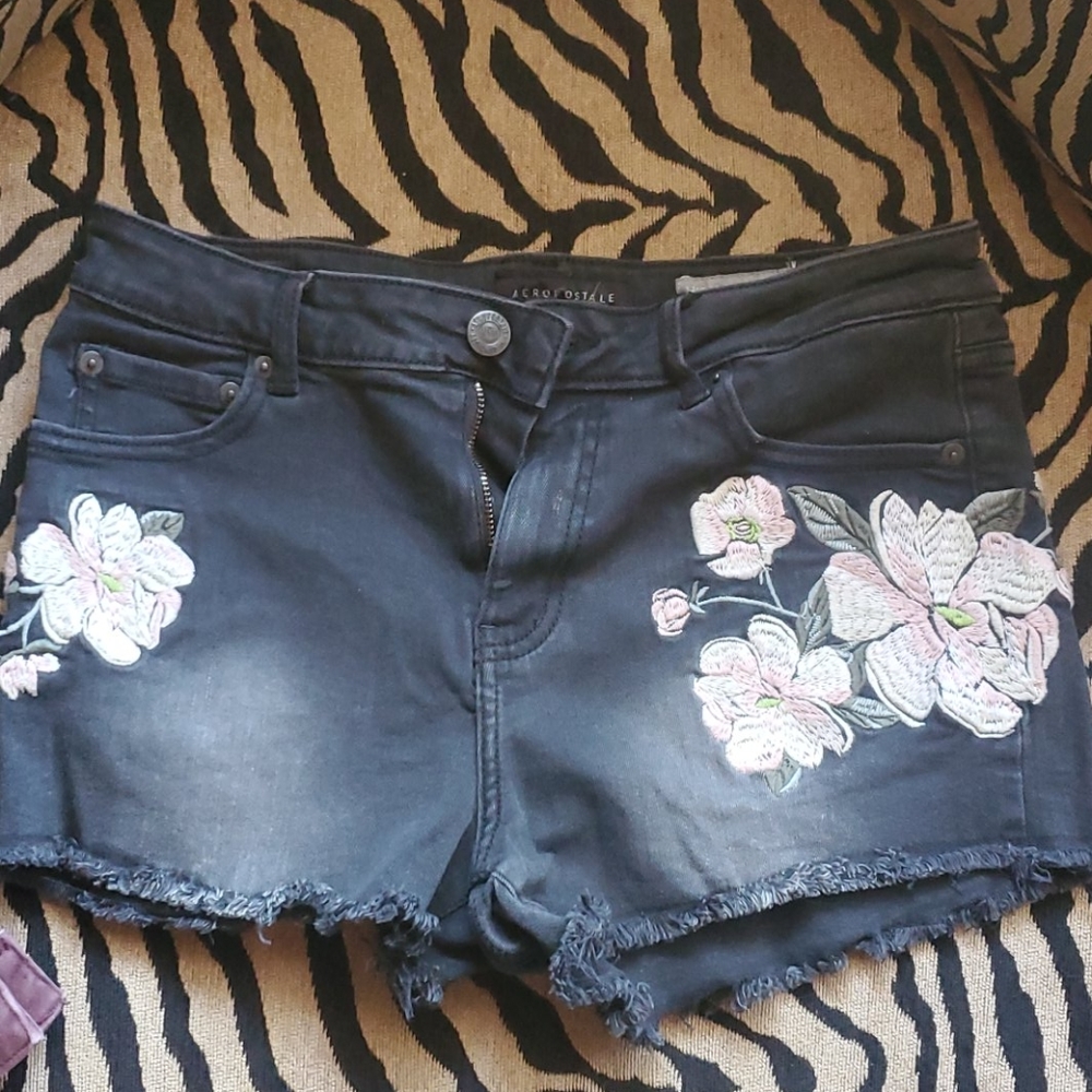 Cute jean shorts